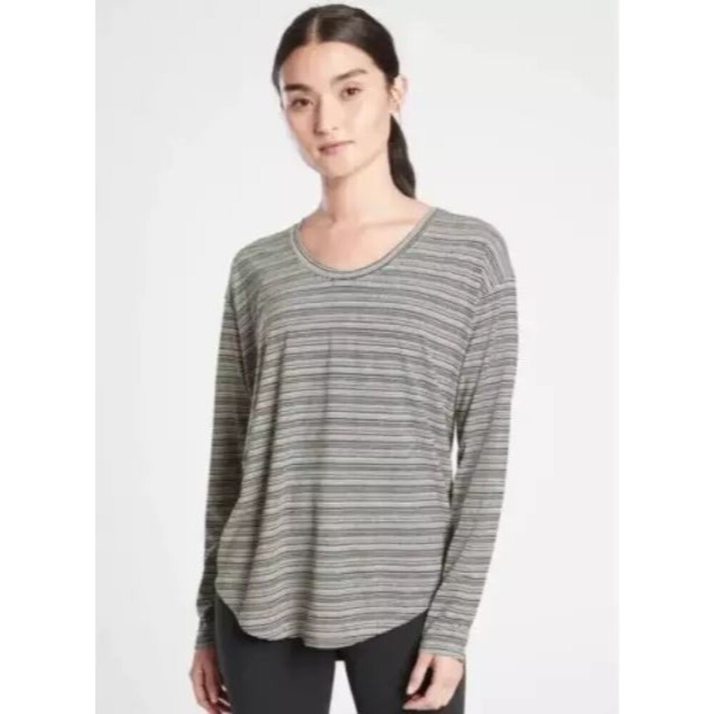 ATHLETA Cloudlight Stratus Stripe Top L Gray Black Long Sleeve Scoop Neck B32